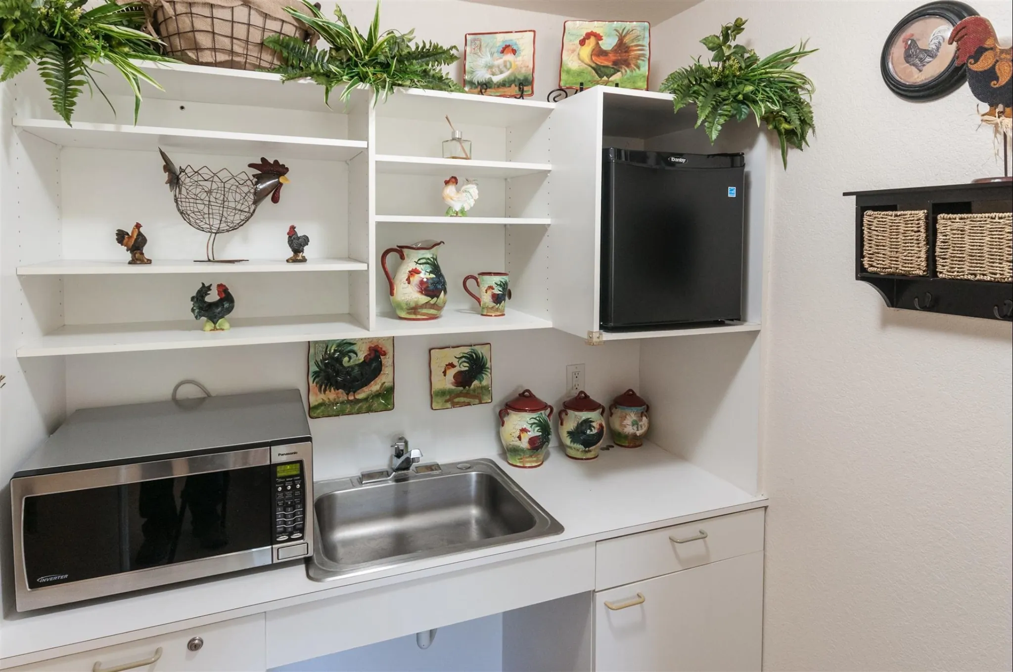 https://www.jaybirdseniorliving10.net/wp-content/uploads/2026/05/grand-villa-assisted-living-bedroom-3.webp