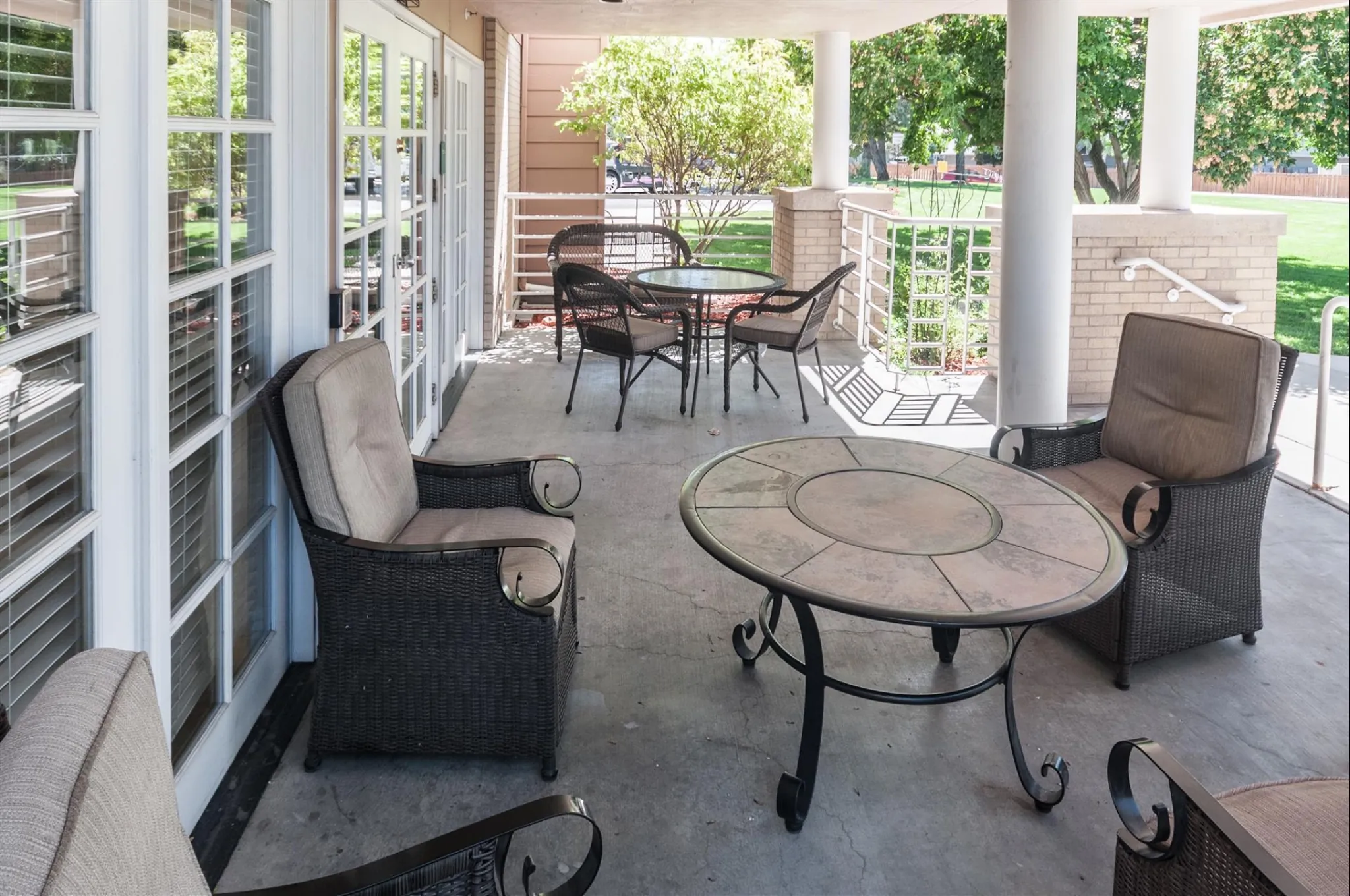 https://www.jaybirdseniorliving10.net/wp-content/uploads/2026/05/grand-villa-assisted-living-exterior.webp